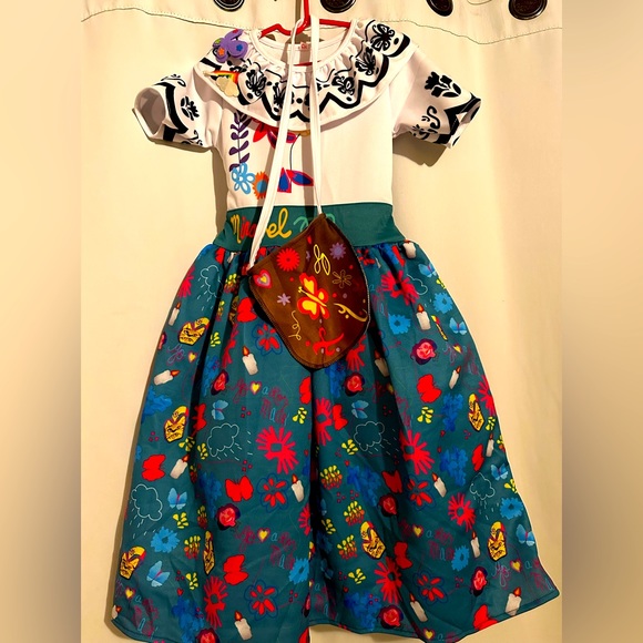 Hermoso vestido de encanto - Picture 1 of 1